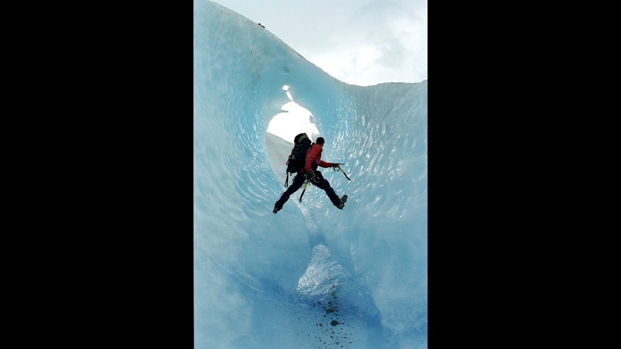 Touching The Ice Trekking Al Glaciar Grey (1)